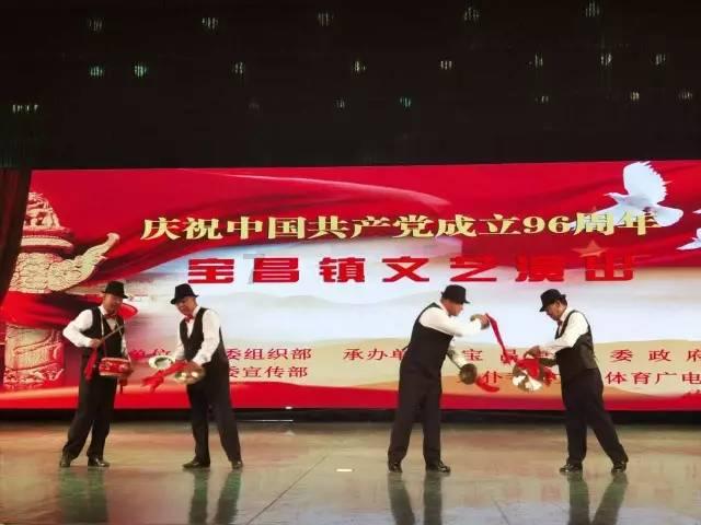 48岁林心如晒十年前后对比照庆生,容貌变化不大,漂亮迷人超养眼